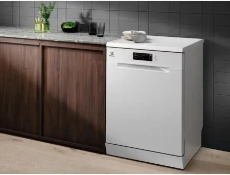 Посудомоечная машина Electrolux ESA47210SW белый