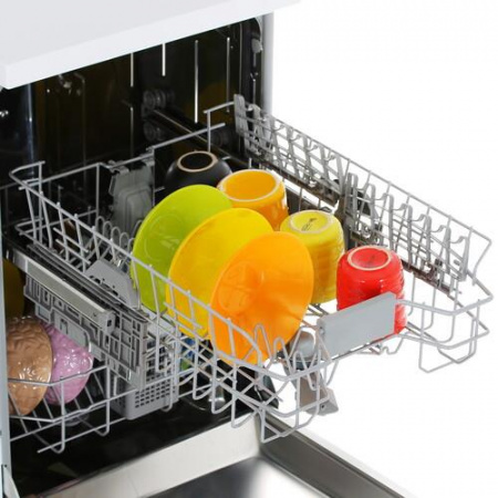Посудомоечная машина Indesit DFS 1C67 белый